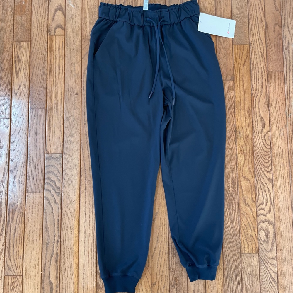 Lululemon Stretch High-Rise Jogger *Shorter Length